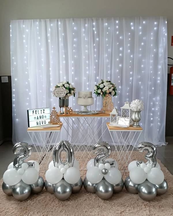 decoração de ano novo barata vs luxuosa