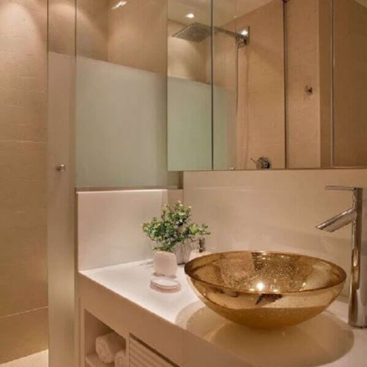 erros comuns ao decorar banheiro pequeno