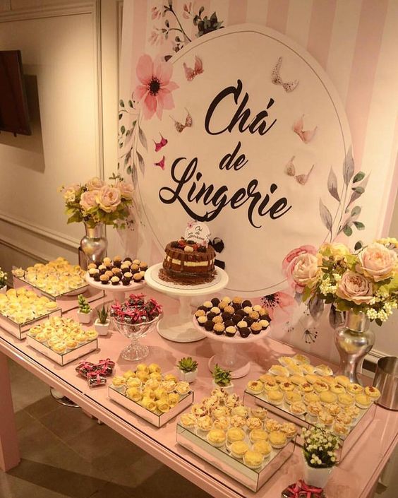 decoração chá de lingerie com renda