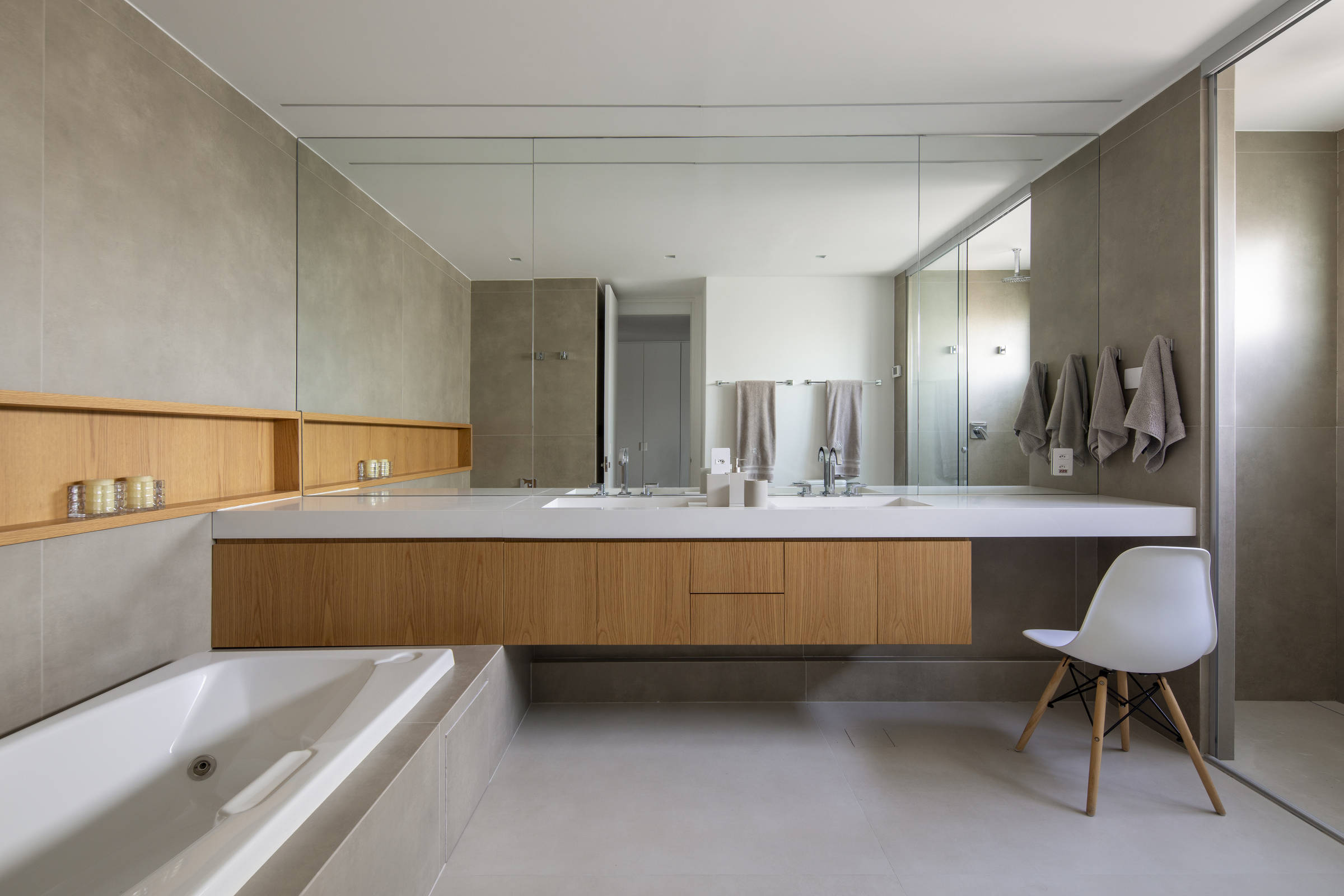 Guia Completo: Tinta Epóxi para Azulejos de Banheiro