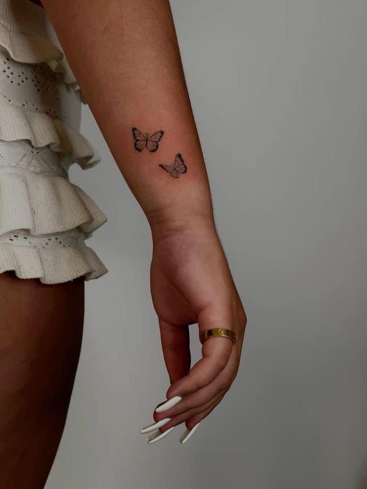 Tatuagens de Frases Delicadas: Inspirações e Fontes para sua Pele