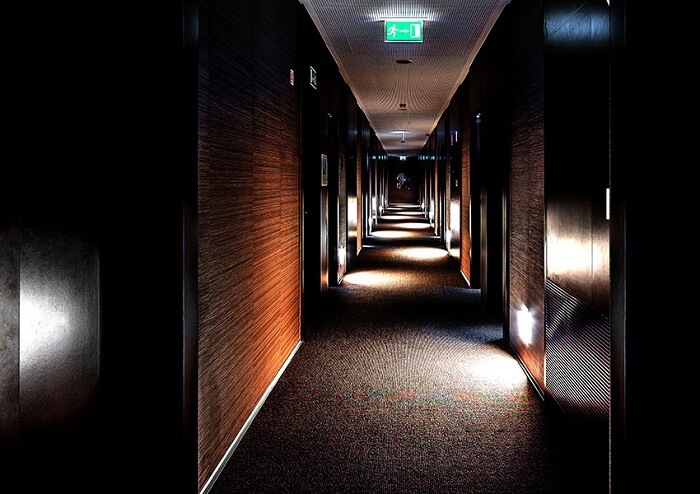 melhores luminárias de emergência para condomínio