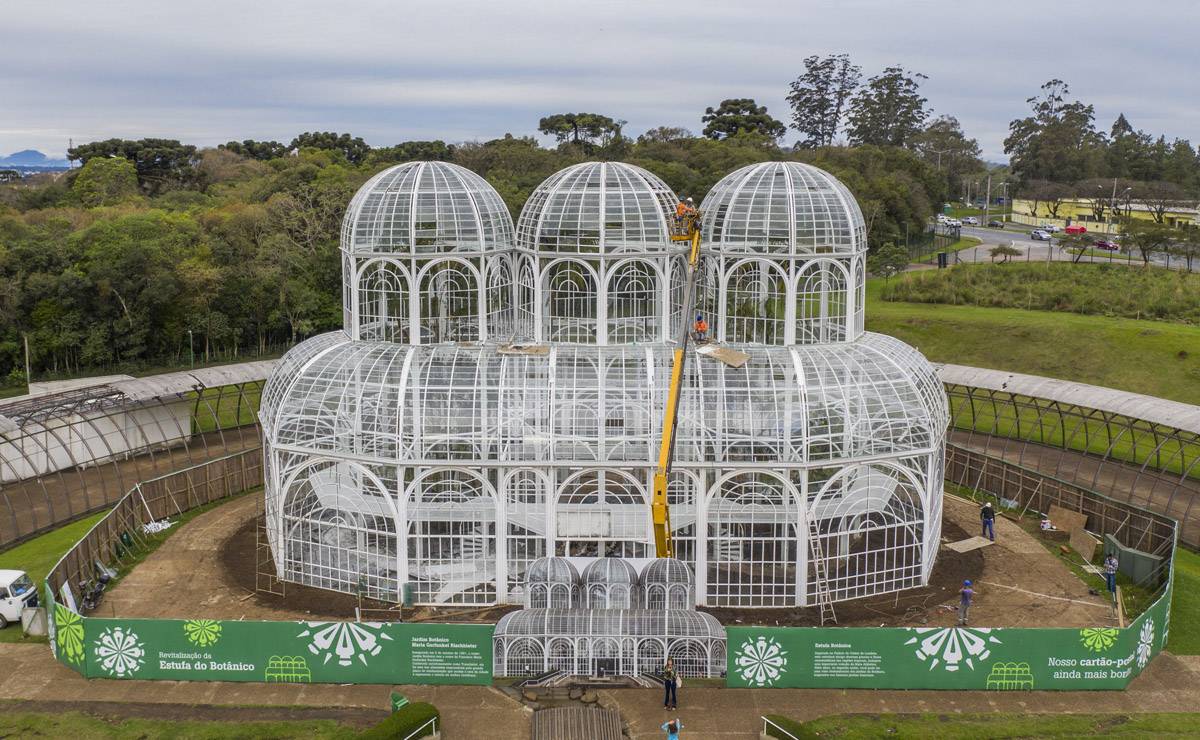 5 ideias de títulos:
1. Guia Completo: Visite a Estufa do Jardim Botânico de Curitiba
2. Jardim Botânico de Curitiba: História