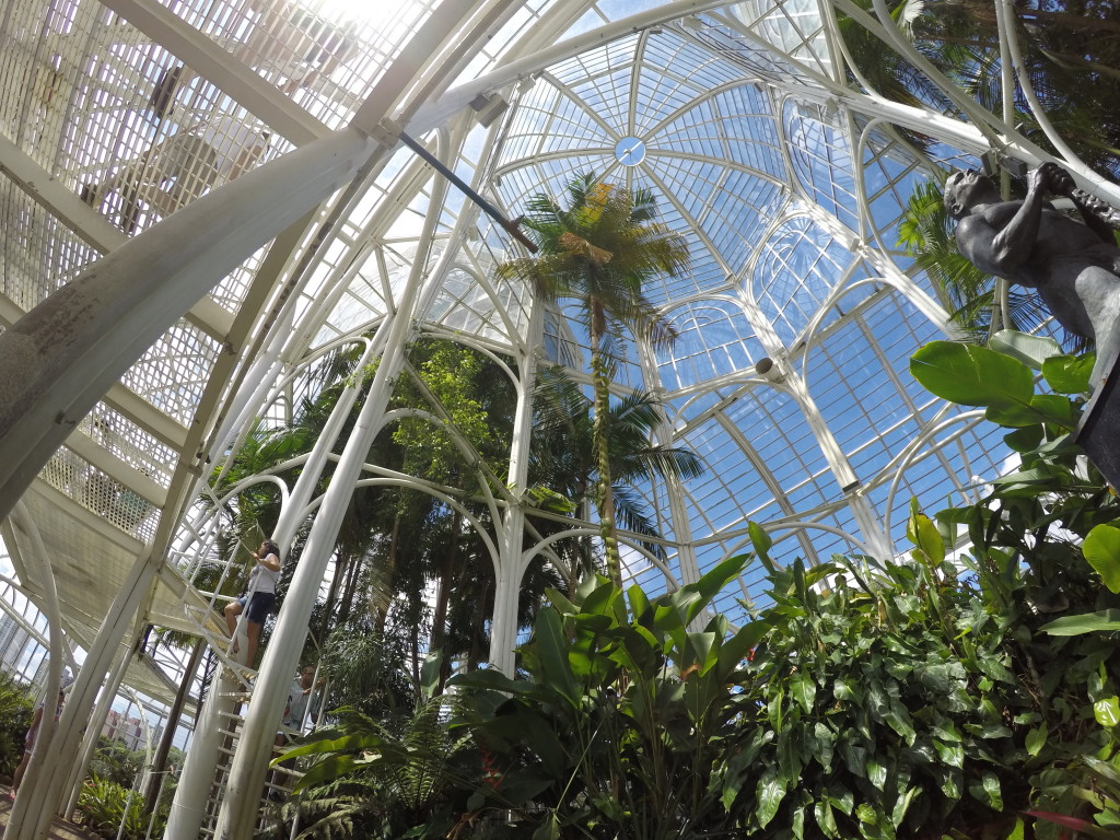 5 ideias de títulos:
1. Guia Completo: Visite a Estufa do Jardim Botânico de Curitiba
2. Jardim Botânico de Curitiba: História