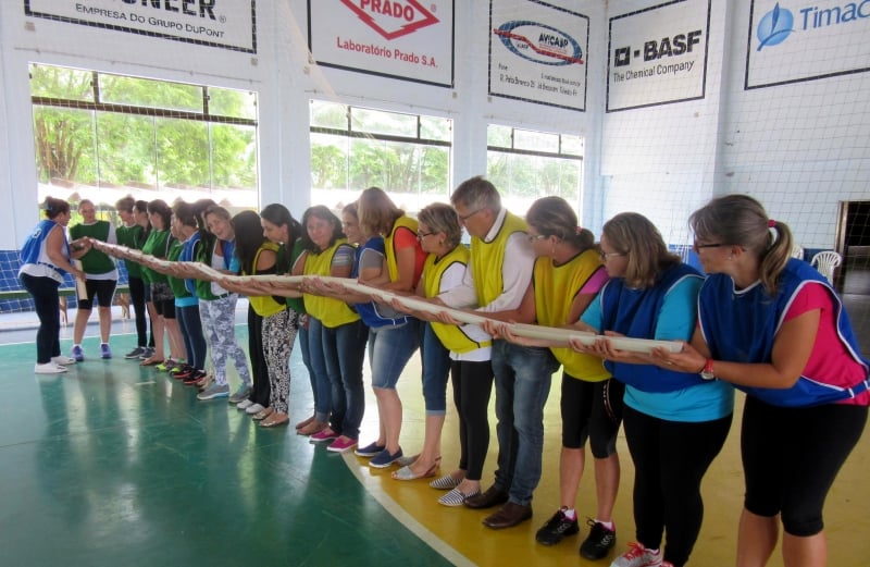 5 ideias de títulos:
1. Jogos Cooperativos para Crianças: Diversão e Aprendizado em Grupo
2. Os Melhores Jogos Cooperativos para Fortalecer Laços
3. Como Jogos Cooperativos Melhoram o Trabalho em Equipe
4. Guia Completo de Jogos Cooperativos: Do Físico ao Digital
5. Jogos Cooperativos no Ambiente Corporativo: Estratégias e Benefícios