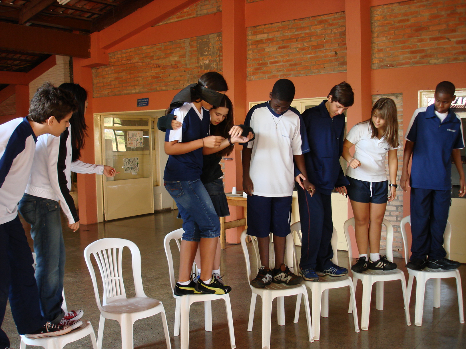 5 ideias de títulos:
1. Jogos Cooperativos para Crianças: Diversão e Aprendizado em Grupo
2. Os Melhores Jogos Cooperativos para Fortalecer Laços
3. Como Jogos Cooperativos Melhoram o Trabalho em Equipe
4. Guia Completo de Jogos Cooperativos: Do Físico ao Digital
5. Jogos Cooperativos no Ambiente Corporativo: Estratégias e Benefícios