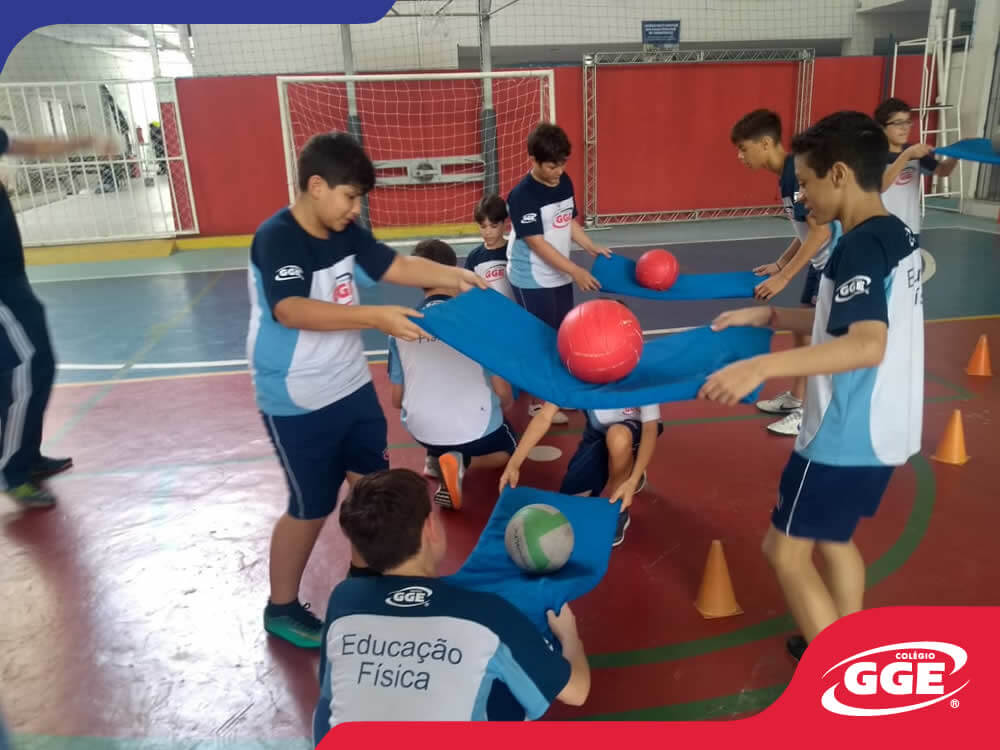 5 ideias de títulos:
1. Jogos Cooperativos para Crianças: Diversão e Aprendizado em Grupo
2. Os Melhores Jogos Cooperativos para Fortalecer Laços
3. Como Jogos Cooperativos Melhoram o Trabalho em Equipe
4. Guia Completo de Jogos Cooperativos: Do Físico ao Digital
5. Jogos Cooperativos no Ambiente Corporativo: Estratégias e Benefícios