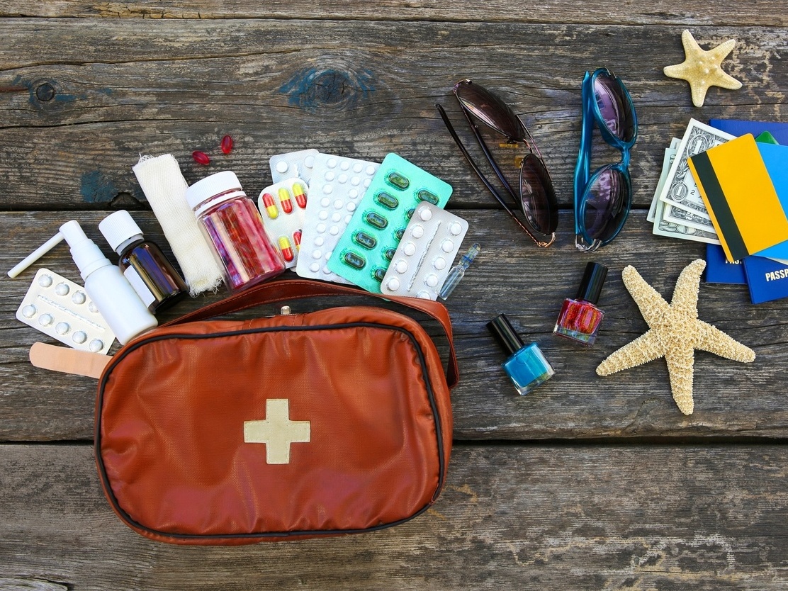Dicas de saúde para viagens: o essencial para sua farmacinha