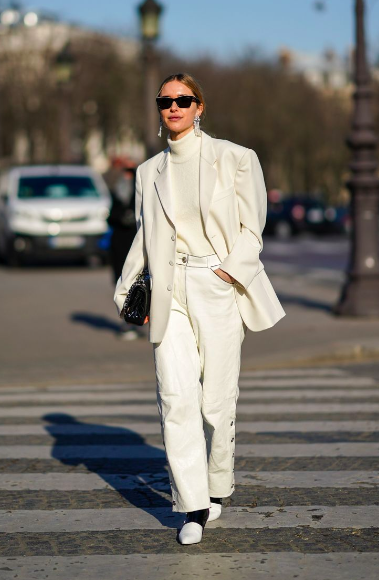 calça branca de alfaiataria vs jeans branco no inverno