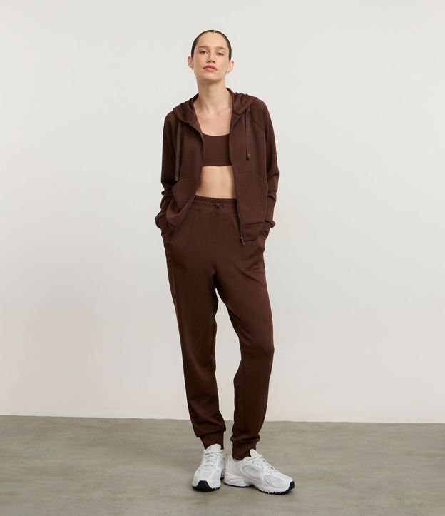 erros comuns ao usar calça jogger feminina