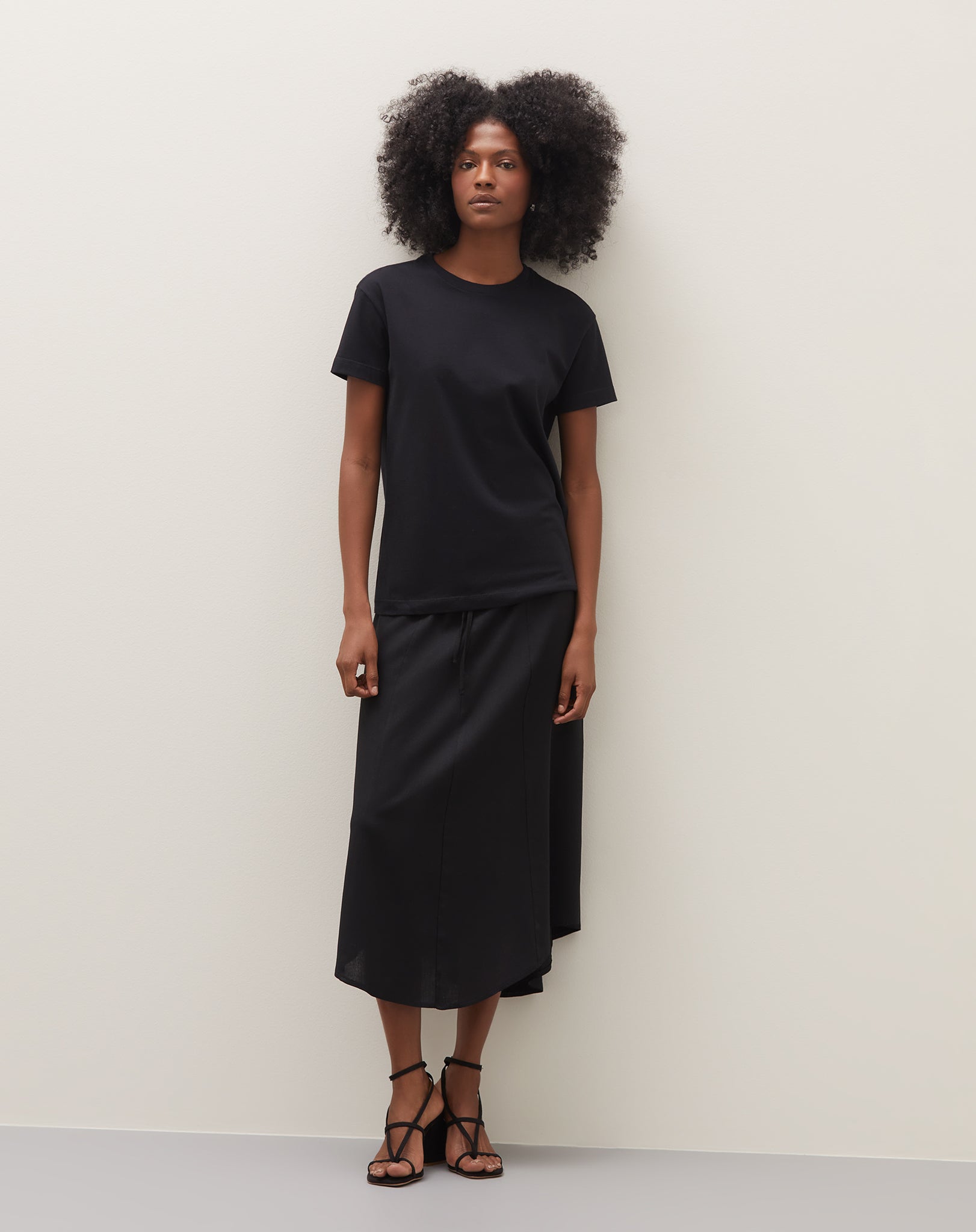 como estilizar um camisetão preto