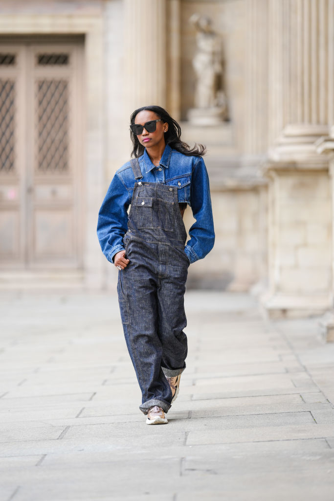 preço jardineira jeans feminina