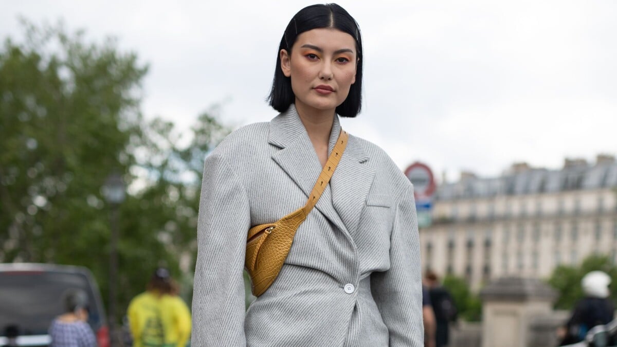 Pochete Transversal ou na Cintura? Descubra o Melhor Posicionamento para Seu Estilo