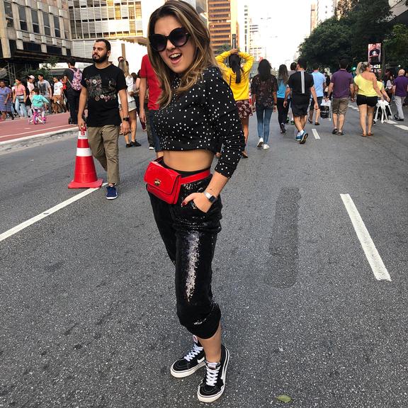 Pochete Transversal ou na Cintura? Descubra o Melhor Posicionamento para Seu Estilo