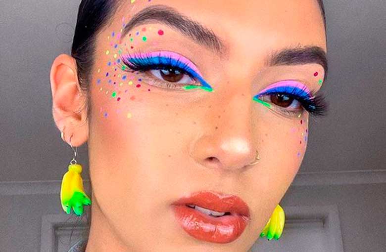 Inspirações de maquiagem com delineado colorido para festas e eventos