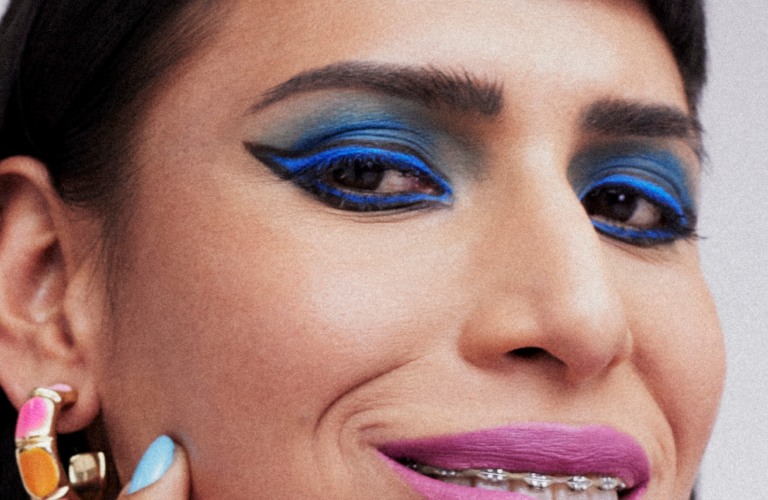 5 maneiras criativas de usar delineado colorido no dia a dia