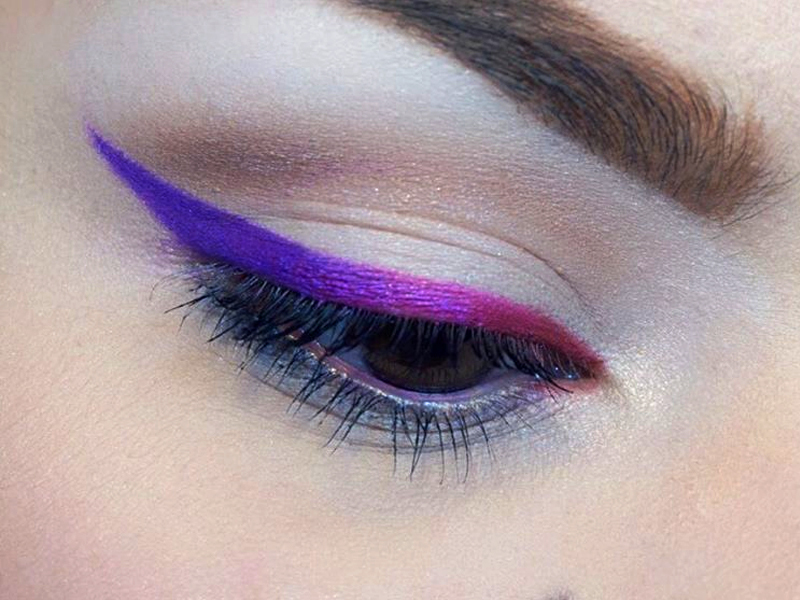 Guia completo: Como escolher a cor de delineado ideal para seu tom de pele