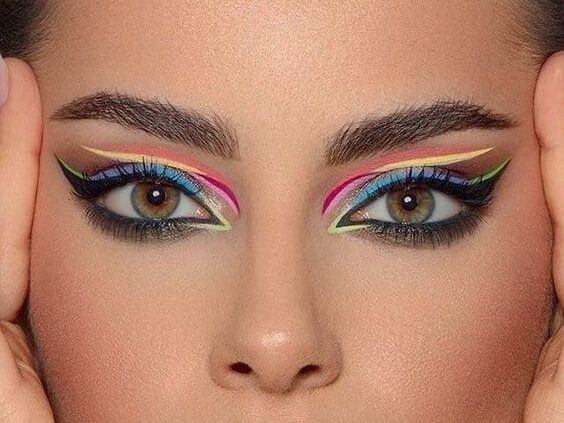 Guia completo: Como escolher a cor de delineado ideal para seu tom de pele