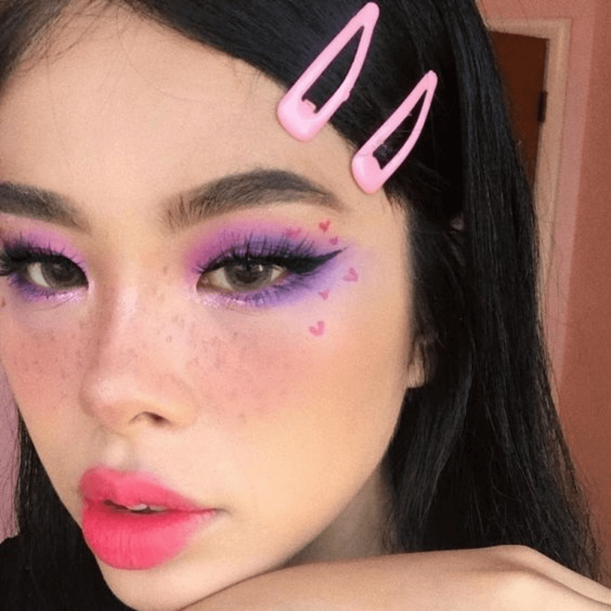Guia Completo: Como Criar o Look E-Girl Perfeito