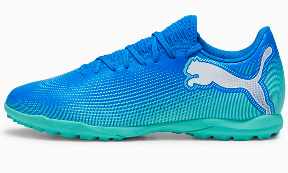 Tecnologias de amortecimento em chuteiras society: Light Strike vs Phylon