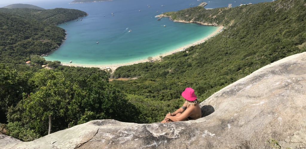 Guia completo de passeios de barco em Arraial do Cabo
