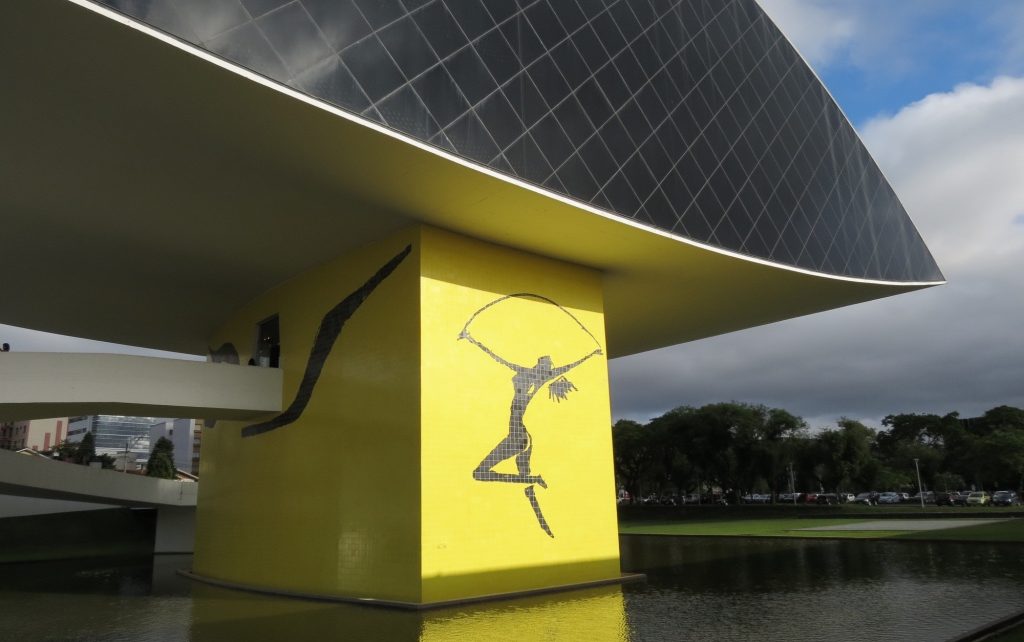 erros comuns ao visitar museu do olho curitiba