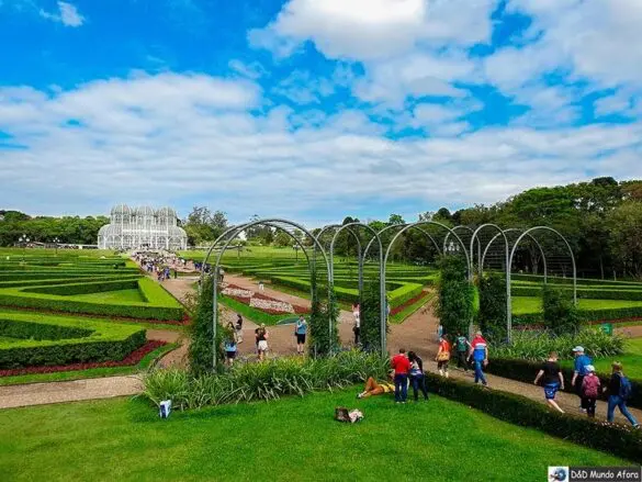 História e Arquitetura do Jardim Botânico de Curitiba: Um Ícone Brasileiro