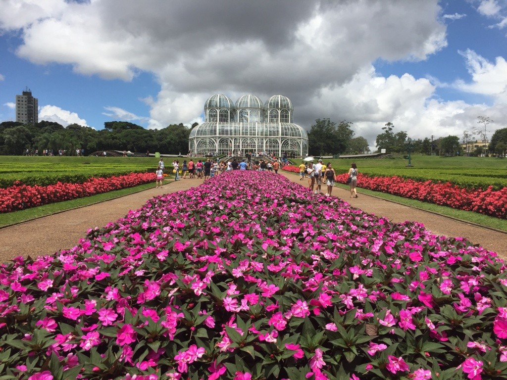 Gastronomia no Jardim Botânico: Onde Comer e Saborear Curitiba