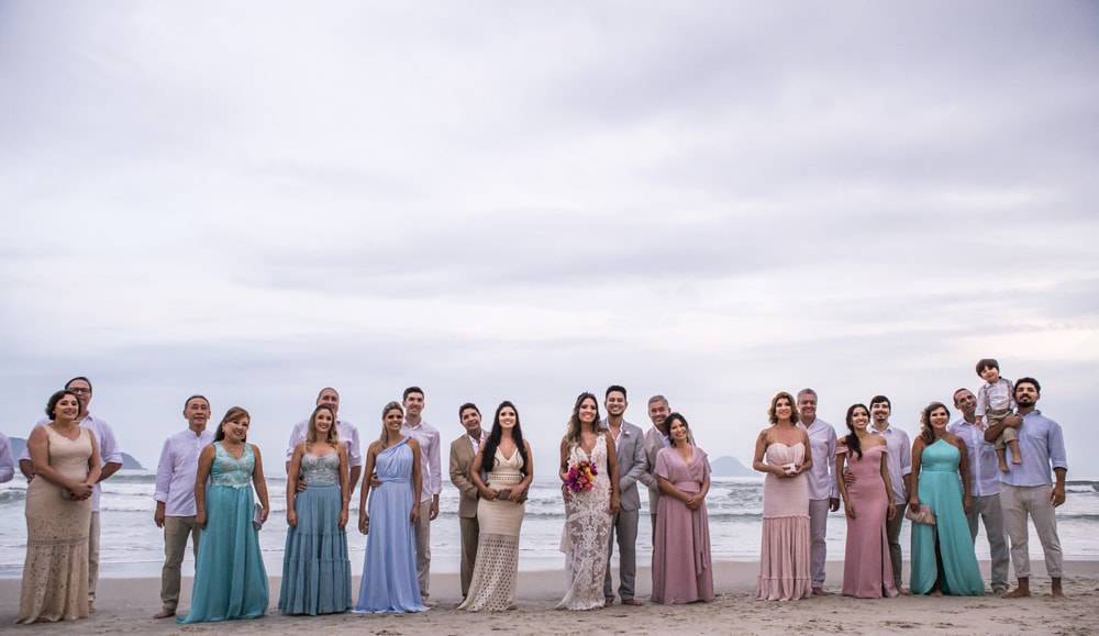 Como Escolher o Tecido Perfeito para um Casamento na Praia