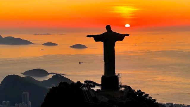 Dicas de fotografia: Como capturar o pôr do sol perfeito no Arpoador