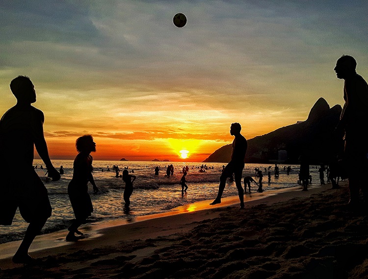 Além do Rio: Descobrindo o pôr do sol em Niterói