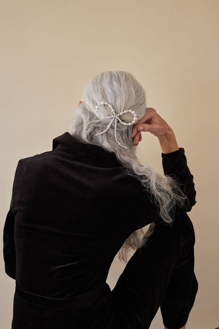 erros comuns ao fazer penteados em cabelos grisalhos