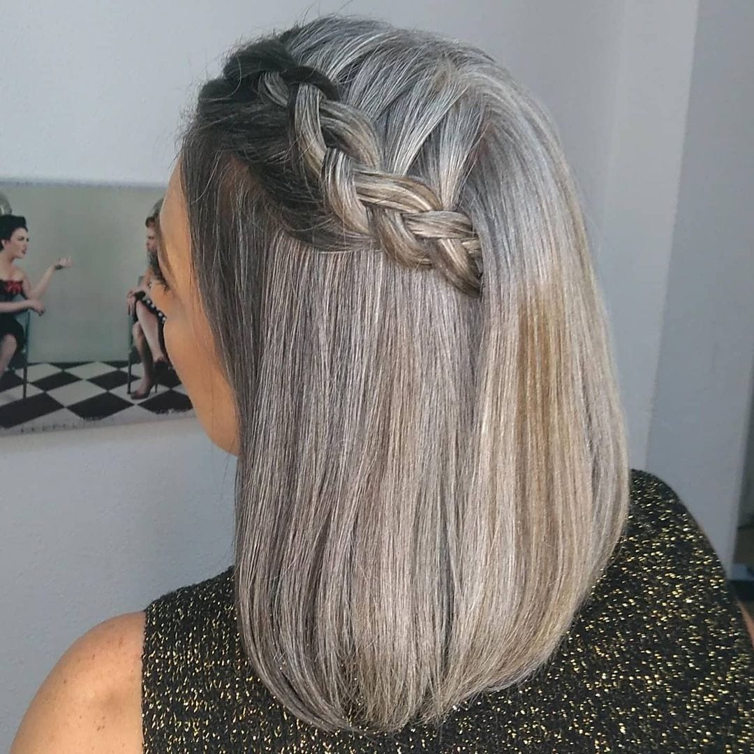 penteado coque despojado vs coque baixo com franja para cabelos grisalhos
