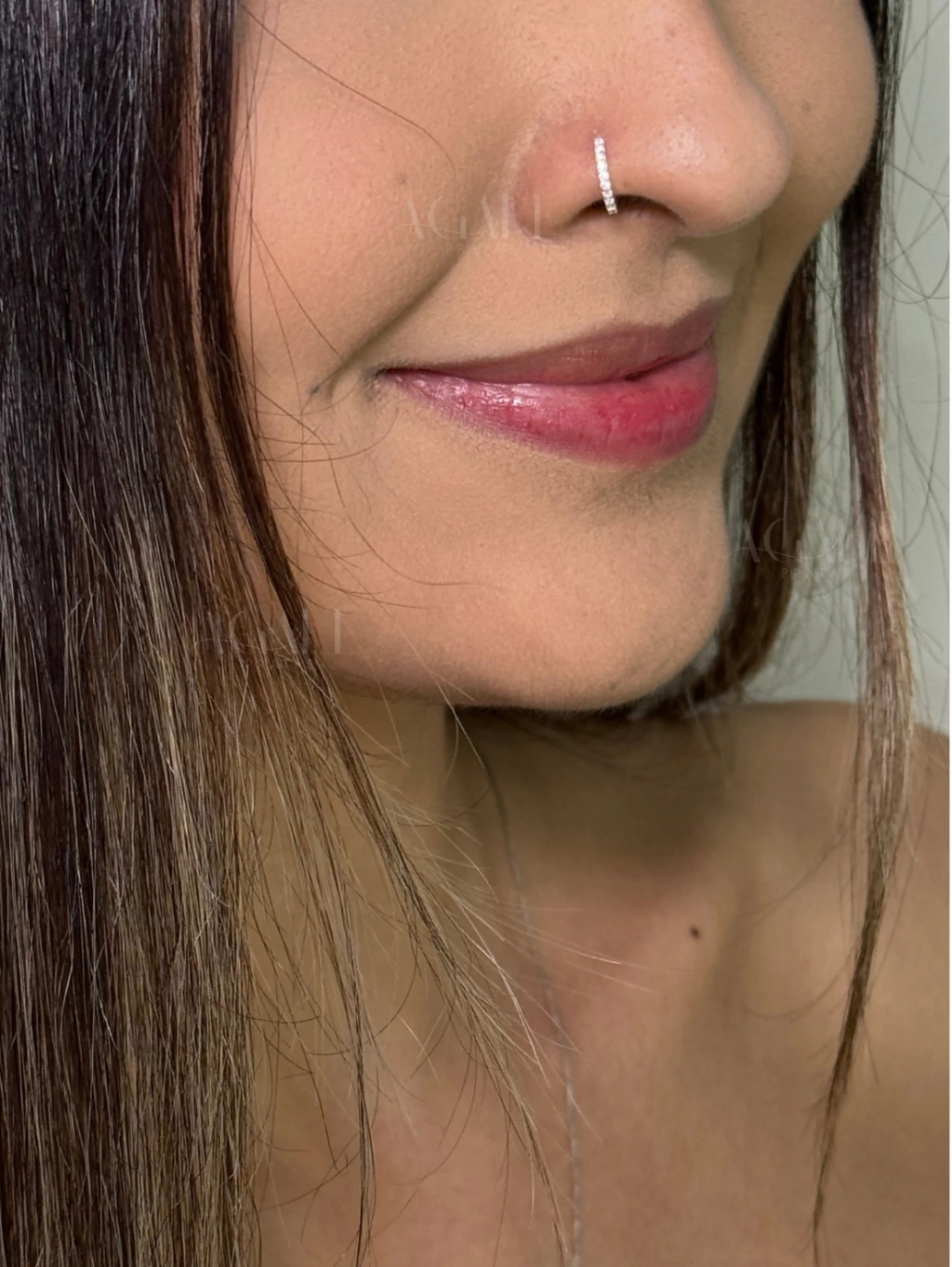 argolinha vs ponto de luz: qual piercing de nariz combina mais com você