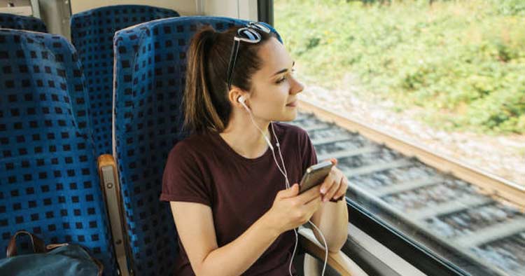 Guia completo dos podcasts de viagem mais populares do Brasil