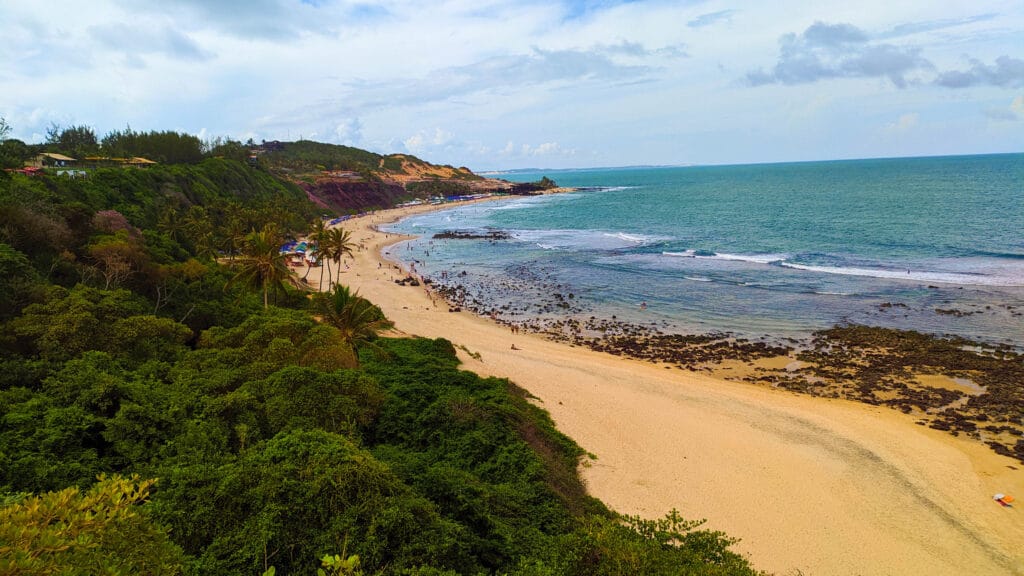 praia do amor vs baia dos golfinhos