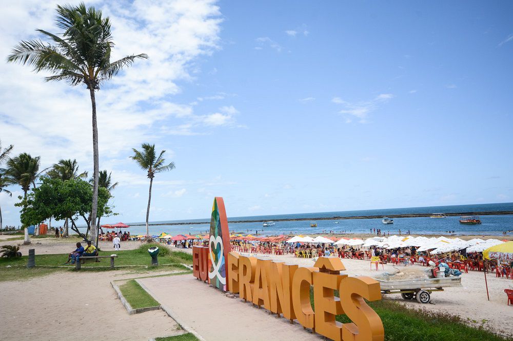 Roteiro de 1 Dia na Praia do Francês: O Essencial para sua Viagem