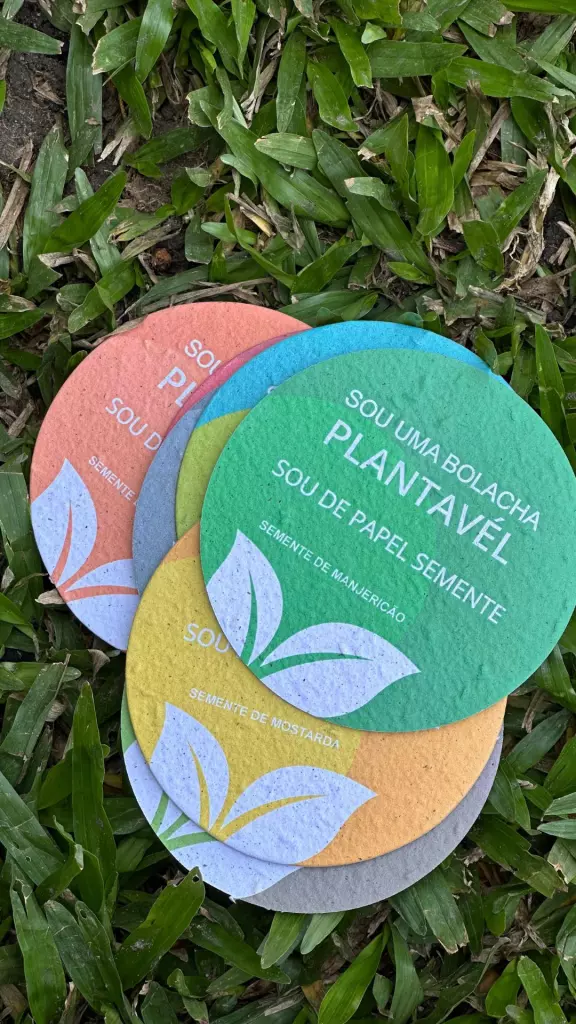 5 ideias de títulos:
1. Guia Completo: Como Implementar a Reciclagem na Sua Empresa em 5 Passos
2. Reciclagem Corporativa: Transforme Resíduos em Lucro e Imagem Positiva
3. A Lei da Reciclagem no Brasil: O Que Sua Empresa Precisa Saber
4. Redução de Custos e Sustentabilidade: Os Benefícios da Coleta Seletiva Empresarial
5. Engajamento de Funcionários: Criando uma Cultura de Reciclagem na Empresa