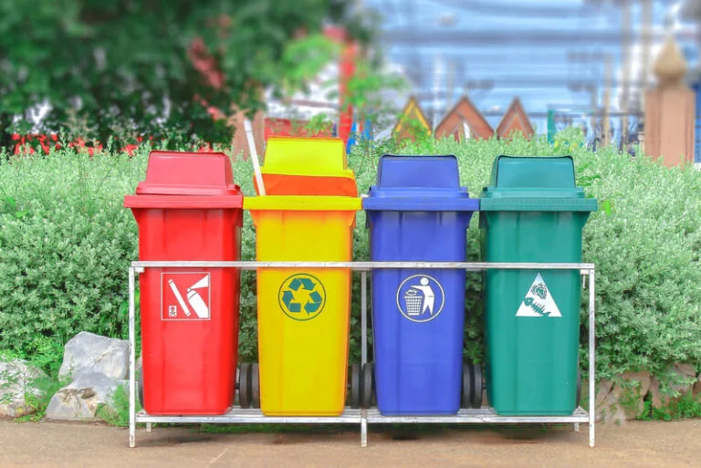 5 ideias de títulos:
1. Guia Completo: Como Implementar a Reciclagem na Sua Empresa em 5 Passos
2. Reciclagem Corporativa: Transforme Resíduos em Lucro e Imagem Positiva
3. A Lei da Reciclagem no Brasil: O Que Sua Empresa Precisa Saber
4. Redução de Custos e Sustentabilidade: Os Benefícios da Coleta Seletiva Empresarial
5. Engajamento de Funcionários: Criando uma Cultura de Reciclagem na Empresa