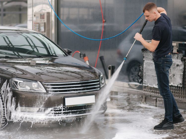 Guia Completo: Como Escolher o Melhor Sistema de Reuso de Água para Seu Lava-Rápido