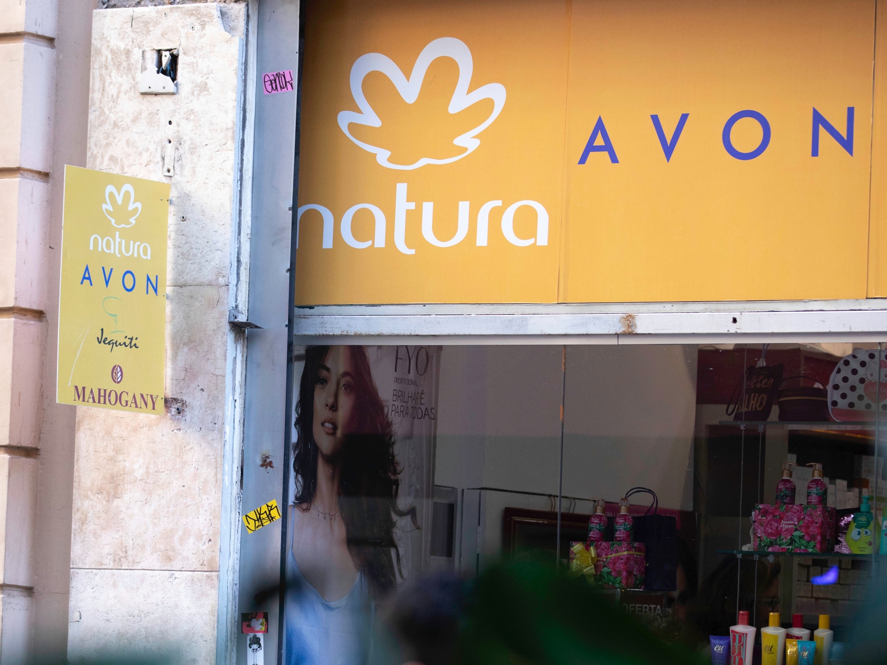 Maximizando Lucros: Estratégias para Revendedoras Natura e Avon
