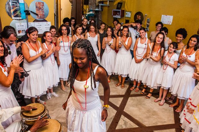 Como o Samba de Roda Protegia a Capoeira Historicamente