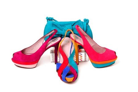 Sandálias e Rasteirinhas: As Cores do Verão 2026 que Você Precisa Conhecer