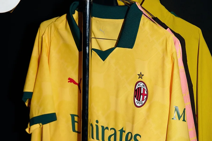 Debate: Roberto Carlos ou Nilton Santos na Lateral Esquerda?