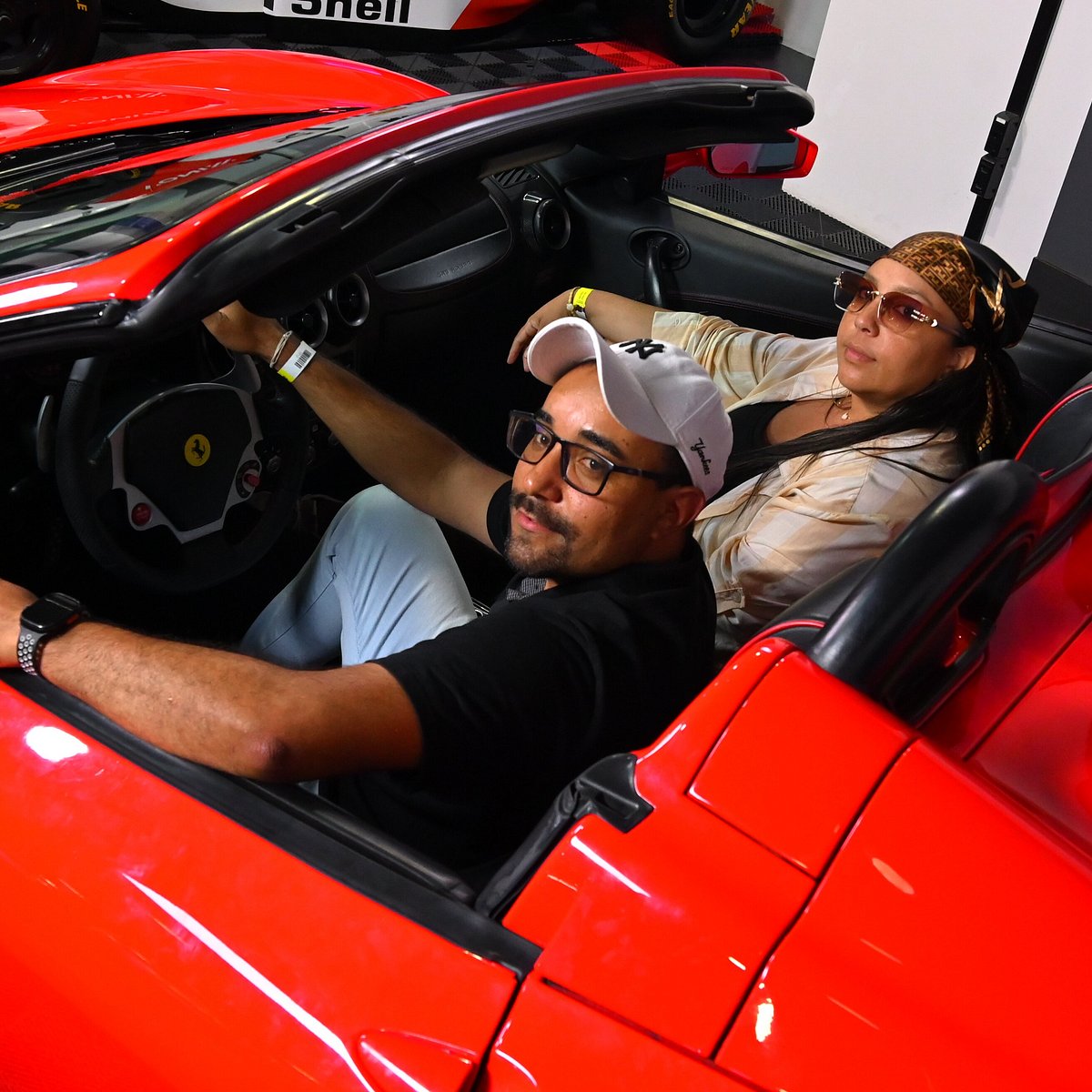 erros comuns ao dirigir uma ferrari em gramado