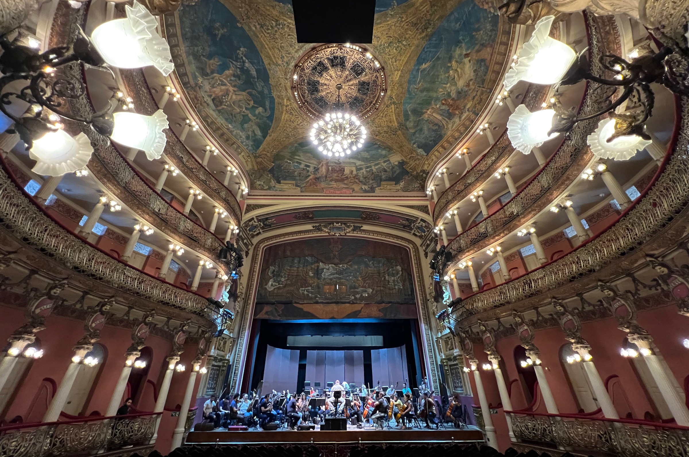 melhores épocas para visitar o teatro amazonas