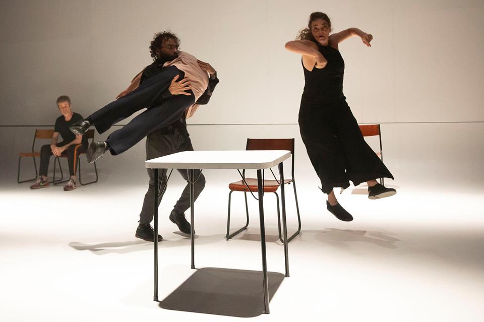 exemplos de teatro performativo inspiradores