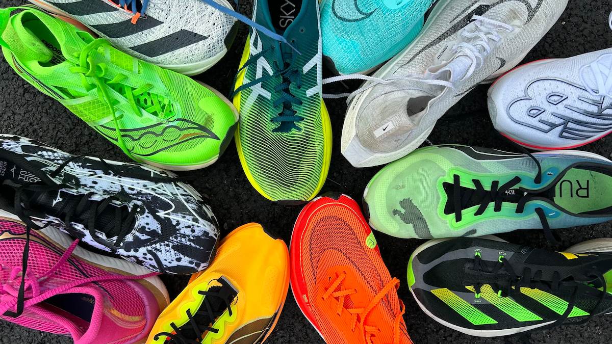 tenis com placa de carbono o que é