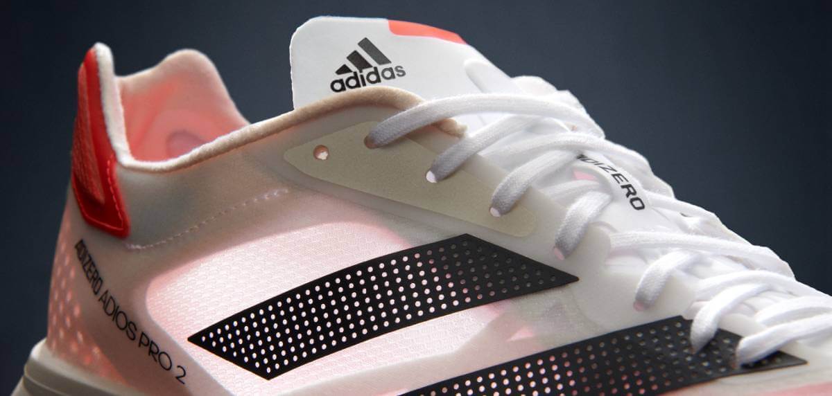 tenis com placa de carbono o que é