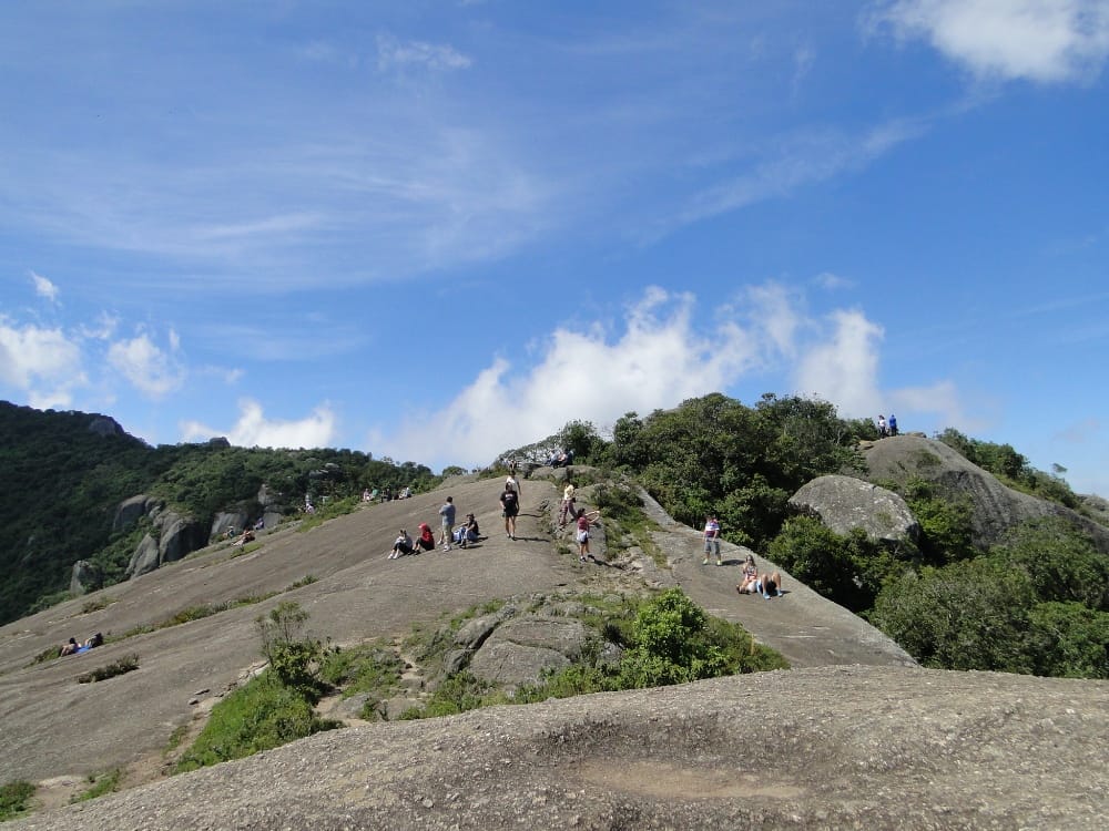 Guia Completo: Onde se hospedar perto da Trilha da Pedra Redonda em Monte Verde
